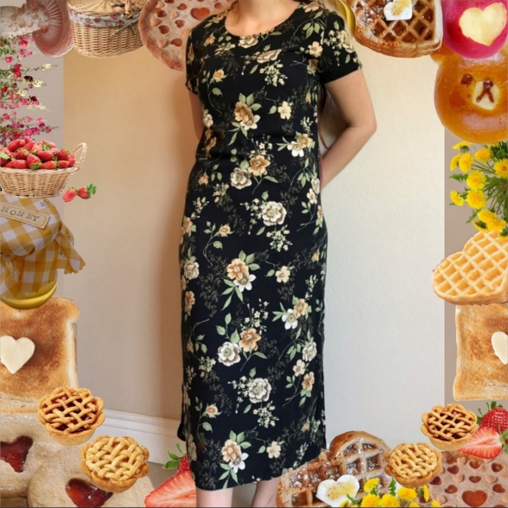 SOLD Floral cottage core maxi dress 💐🧚🏽‍♀️💕🌈